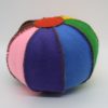 Balle multicolore en laine feutrée – Image 2